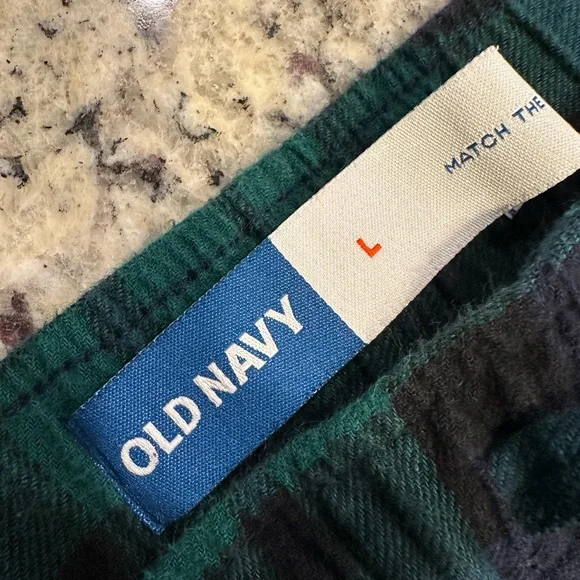 Old Navy Men’s Size Large Navy Blue Long-Sleeve Shirt & Plaid Pants Pajama Set - Picture 8 of 10